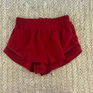 Lululemon Hotty Hot shorts 2.5” size 4